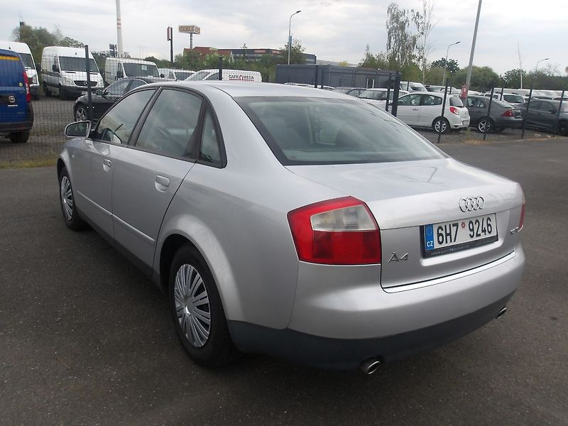 Audi A4 1,8i 110kW NOVÁ SPOJKA ! - fotka 2 z 26