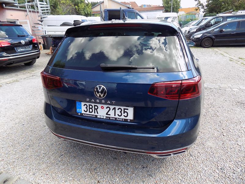 Volkswagen Passat 2,0 TDI R-LINE, MATRIX, ALCAN. - fotka 10 z 41