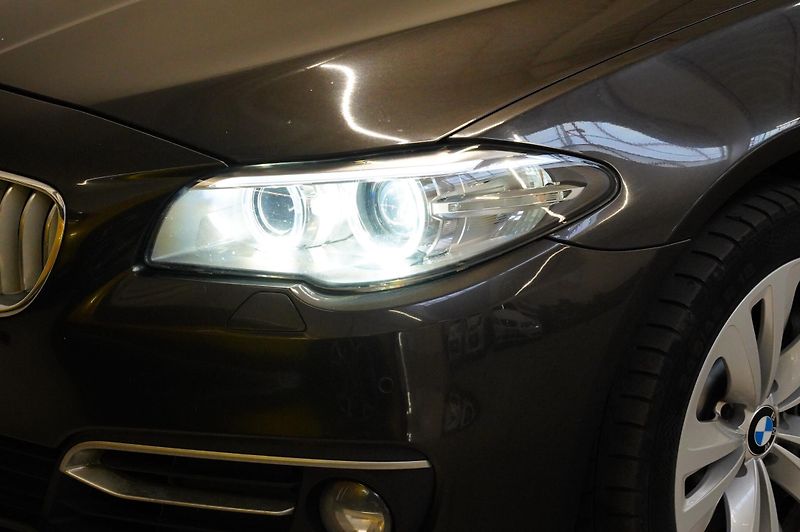 BMW Řada 5 - fotka 9 z 29
