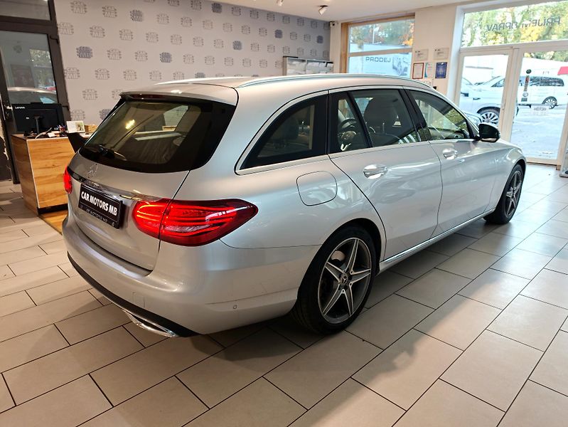 Mercedes-Benz Třídy C 220 d Avantgarde kombi - fotka 4 z 31