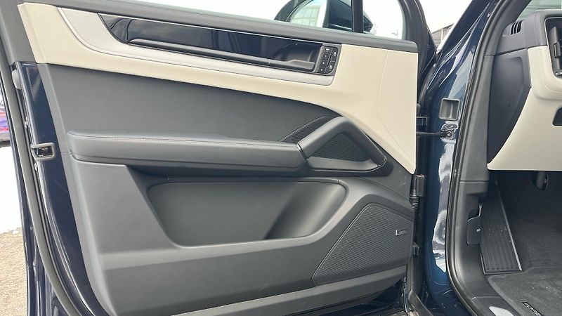 Porsche Cayenne (2025) E-Hybrid - fotka 21 z 30