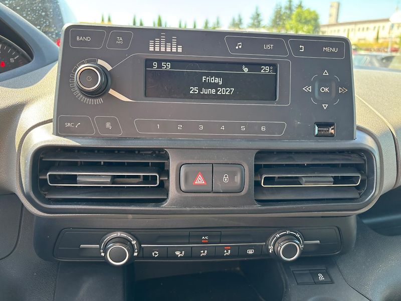 Peugeot Rifter (2020) ACTIVE 1.5 BlueHDi 100 k - fotka 14 z 18