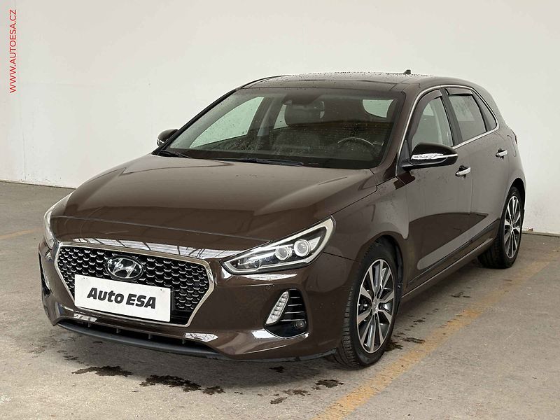 Hyundai i30 (2017) 1.4 TGDi, 1.maj,ČR, Bixen - fotka 3 z 17