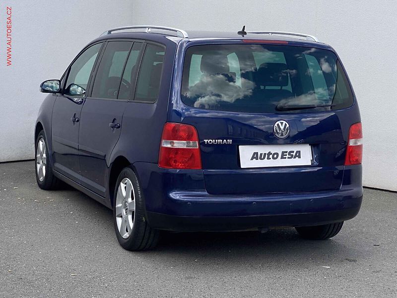 Volkswagen Touran (2004) 2.0TDi, AC, xenon - fotka 6 z 15