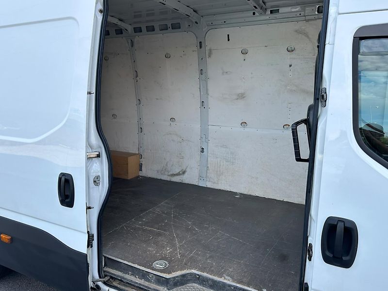 Iveco Daily 2.3 35S16,L4H3,automat,MAXI - fotka 14 z 14