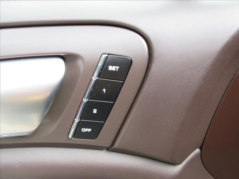 Porsche Cayenne 3,0 D, Navi, Kůže, 20ALU - fotka 24 z 33
