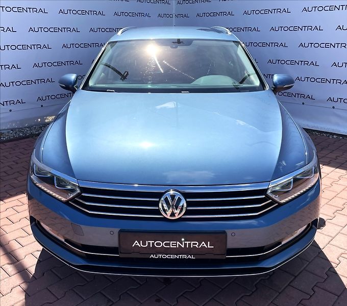 Volkswagen Passat 2,0 TDi,140kW,DSG,ČR - fotka 2 z 25
