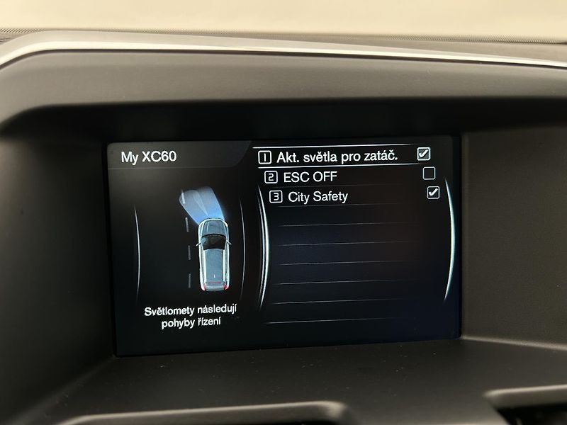 Volvo XC60 2.0 T5 Sumum - fotka 57 z 62