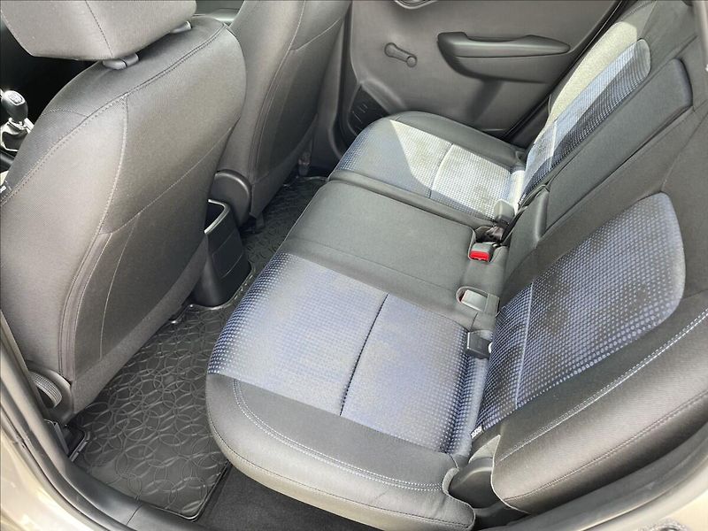 Hyundai ix20 1,6 i 91KW ČR.8TIS KM 1.MAJ. - fotka 16 z 23