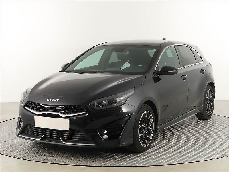 Kia Ceed (2021) GT Line 1.5 T-GDI, Serv.kniha - fotka 2 z 17