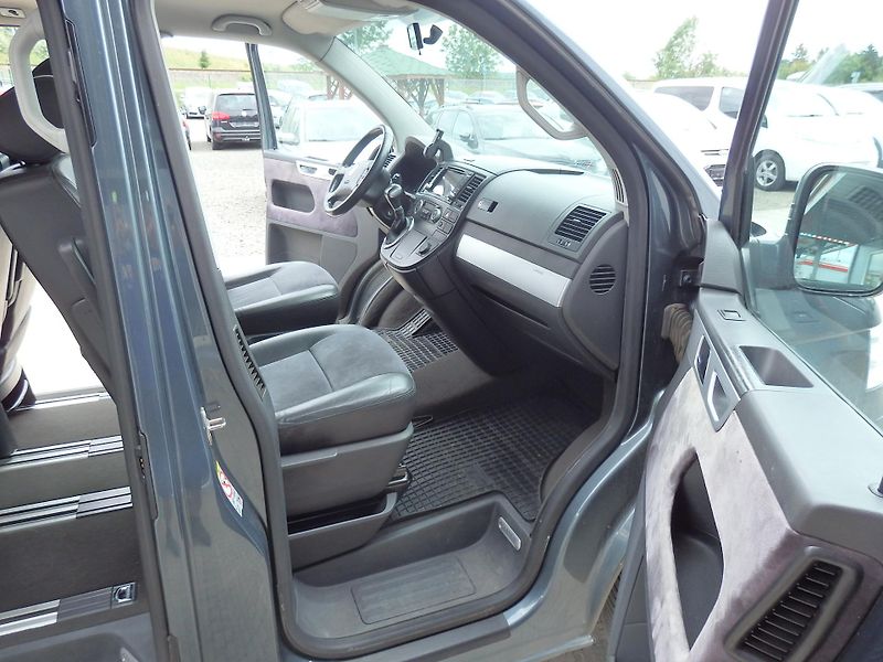 Volkswagen Multivan 2,5 TDi KLIMATIZACE - fotka 14 z 19