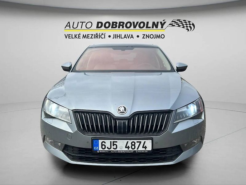Škoda Superb Liftback 2.0 TDI DSG 140kW 6AT - fotka 2 z 36