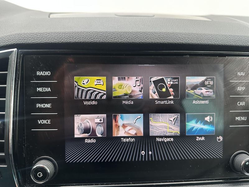 Škoda Karoq (2022) 2.0 TDI 85 KW - fotka 32 z 34