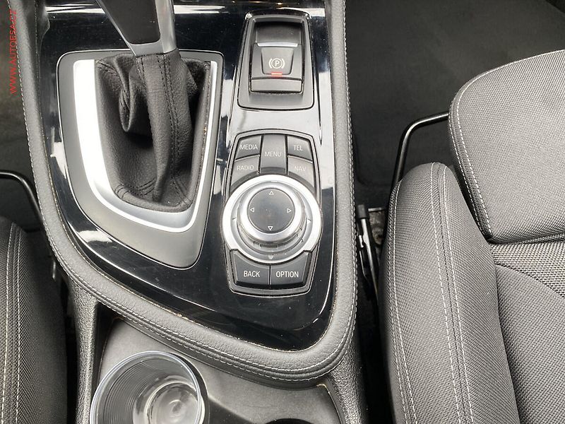 BMW Řada 2 (2015) 2.0 D 218 d, Sport, AT, navi - fotka 13 z 19
