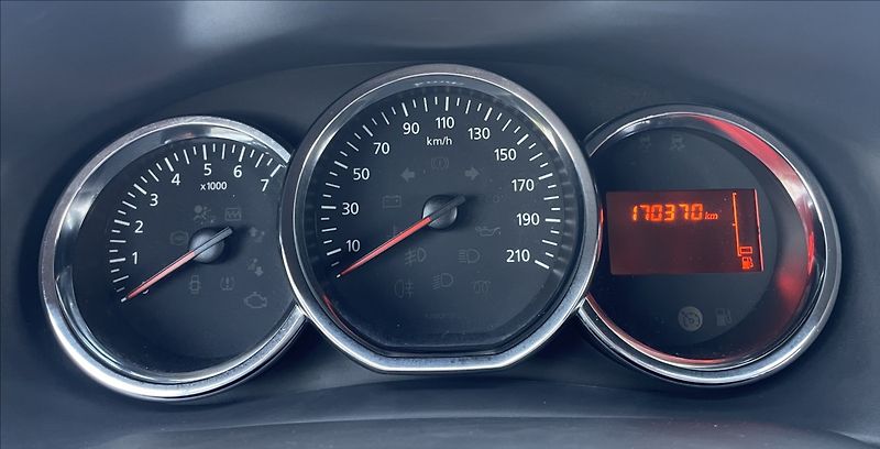 Dacia Logan 1,2 i,16V,54kW,STK 5/28,1.maj. - fotka 12 z 19