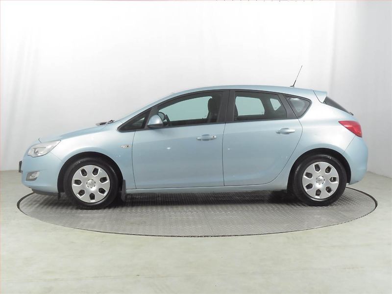 Opel Astra (2010) 1.4 16V, jezdí výborně - fotka 3 z 16
