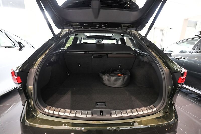 Lexus RX 450h+ 2.5 PHEV LUXURY PANORAMI - fotka 10 z 10