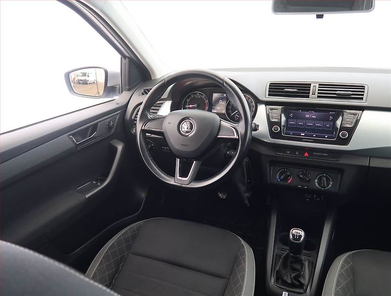 Škoda Fabia (2019) Ambition 1.0 TSI, Serv.kniha - fotka 7 z 17