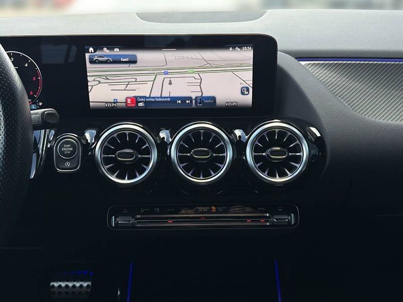Mercedes-Benz GLA (2024) 200 d 4M - fotka 14 z 28