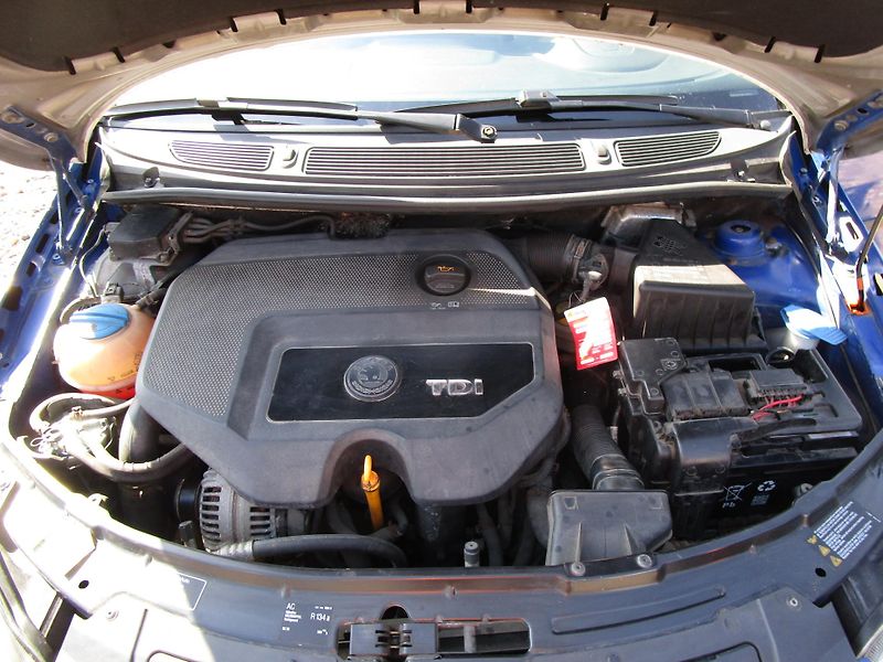 Škoda Roomster 1,9TDI-77KW-KOUPEN V ČR - fotka 15 z 16