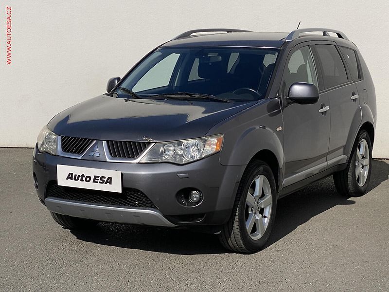 Mitsubishi Outlander (2009) 2.2d 4x4, 7míst, servis.kniha - fotka 3 z 16