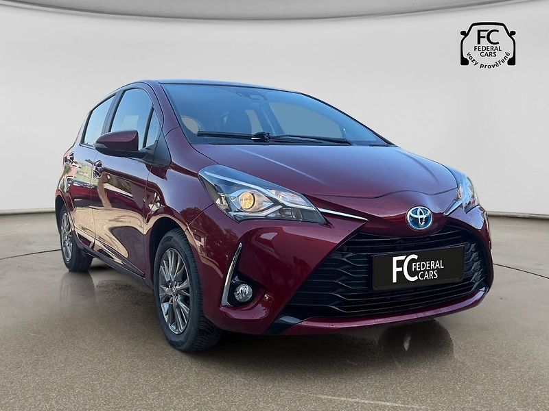 Toyota Yaris  1.5 Hybrid e-CVT Selection Sm - fotka 7 z 10