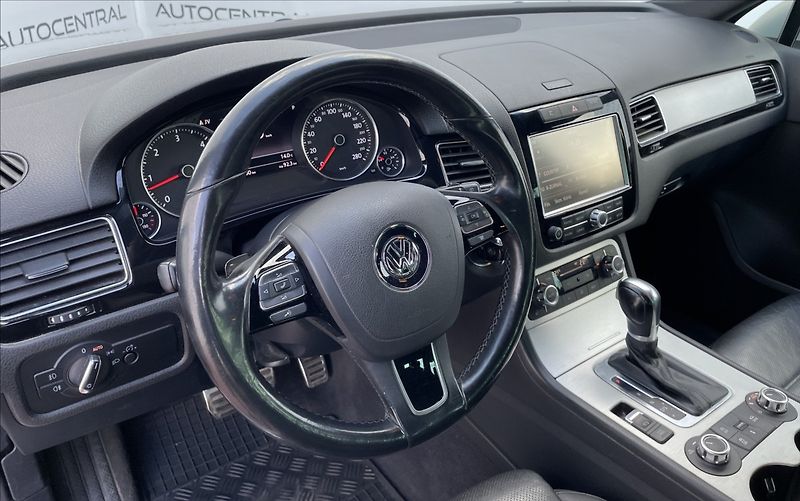 Volkswagen Touareg 3,0 TDi,V6,180kW,4x4,STK 5/28 - fotka 11 z 28