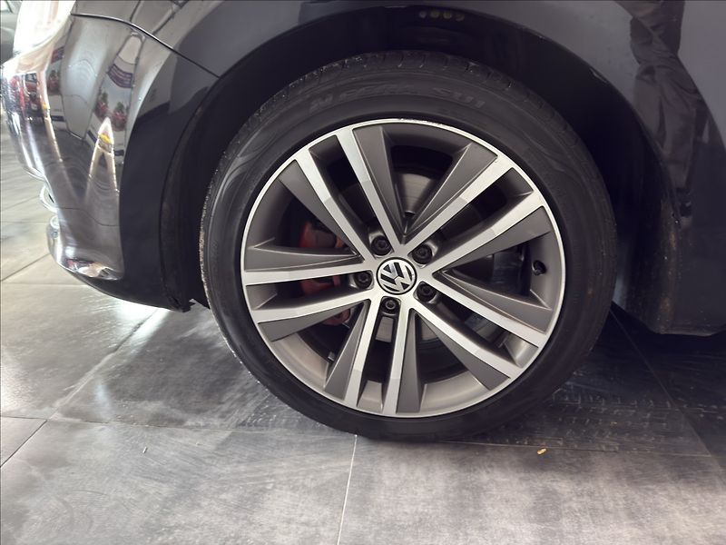 Volkswagen Sharan 2,0   TDI HIGH PANO WEBASTO TZ - fotka 36 z 40