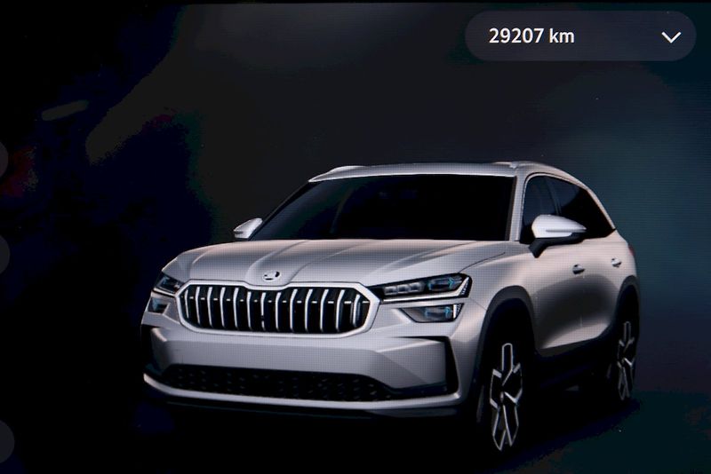 Škoda Kodiaq (2025) SPORTLINE 4X4 2,0 TDI 142 kW D - fotka 6 z 28
