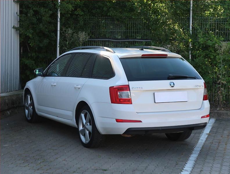 Škoda Octavia (2013) 2.0 TDI, Tempomat - fotka 4 z 20