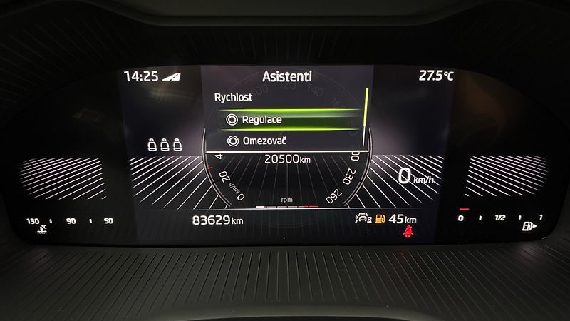 Škoda Karoq 2.0 TDI Style - fotka 10 z 27