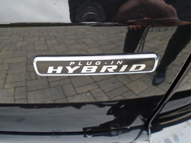 Ford Kuga 2.5 Plug-in-Hybrid ST-Line X  - fotka 35 z 44
