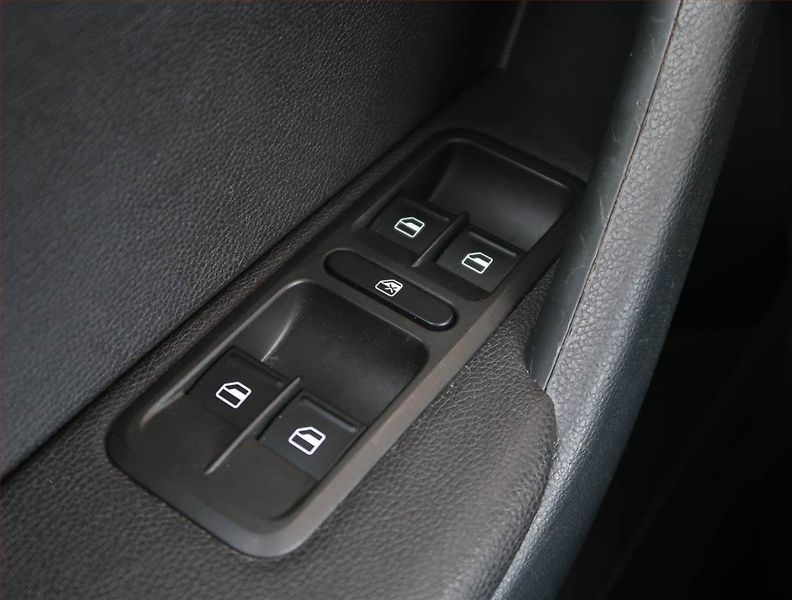 Škoda Yeti (2015) Monte Carlo 1.4 TSI, Bi-Xenony - fotka 15 z 19
