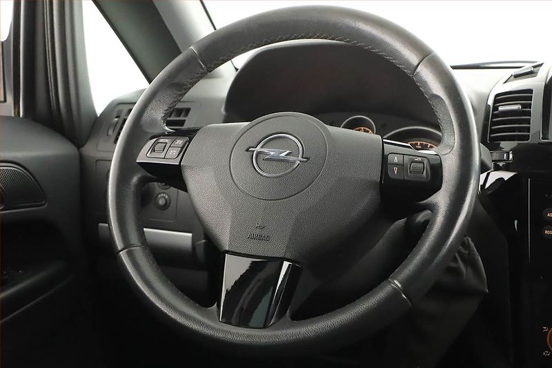 Opel Zafira (2010) 1.6, 7 míst, jezdí výborně - fotka 8 z 13
