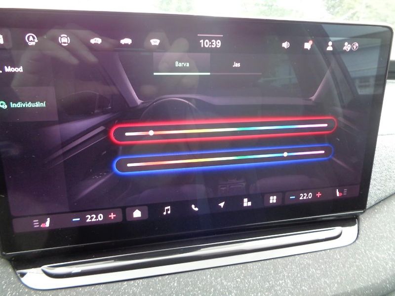 Škoda Octavia COMBI 1.5 eTSI M-HEV Top Selec - fotka 17 z 29