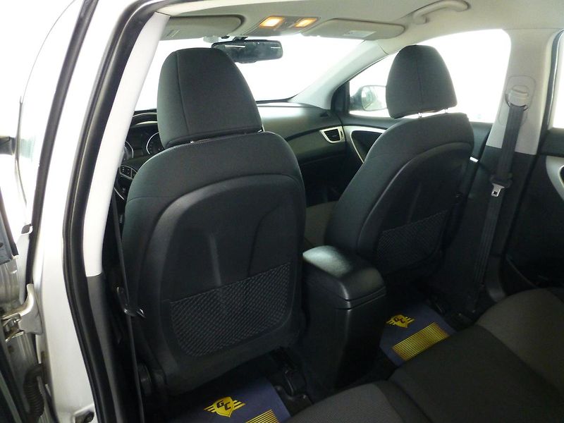 Hyundai i30 (2013) 1,6CRDI*ALU*KLIMA*VYHŘ.SED** - fotka 14 z 22
