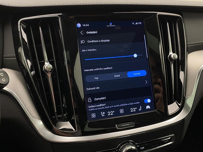 Volvo V60 T6 RECHARGE BRIGHT REZERVACE - fotka 53 z 65