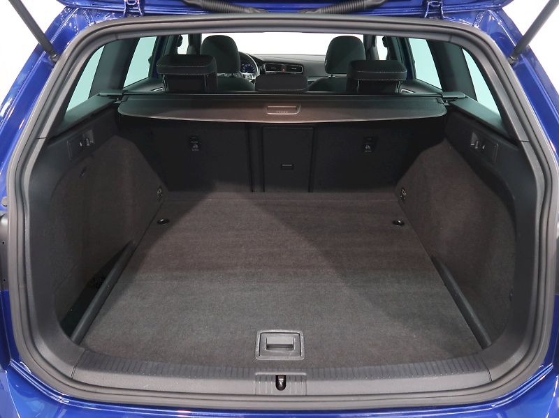 Volkswagen Golf (2018) R-LINE 1.6TDI 85KW LED ACC PAN - fotka 39 z 40