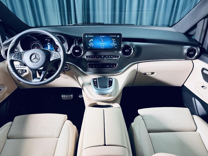 Mercedes-Benz Třídy V (2024) 300d*EXL*AMG*4M*NEZTOP*27.ZÁR - fotka 31 z 39
