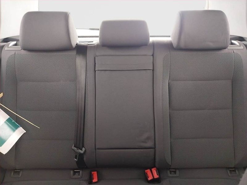 Volkswagen Golf (2006) 1.6, Serv.kniha, po STK - fotka 10 z 16