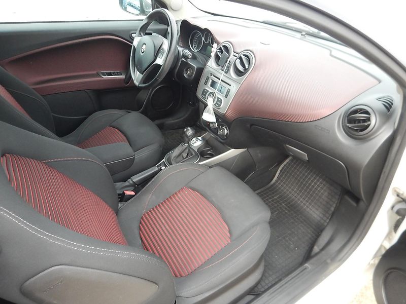 Alfa Romeo MiTo 1.4 T 135, AUTOMAT, KLIMA - fotka 13 z 26