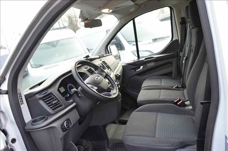 Ford Transit (2022) CUSTOM 2,0 D - fotka 15 z 19