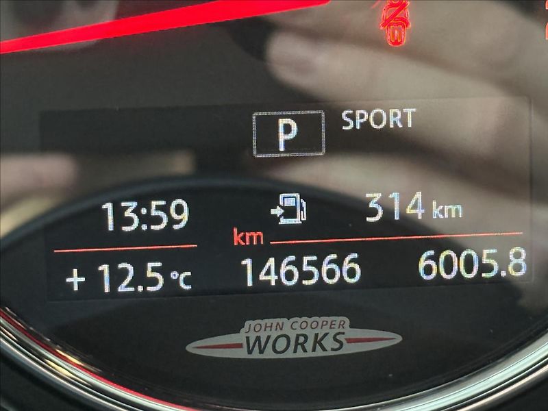 Mini Countryman 2,0   JCW,ALL4,225KW,ČR,F60 - fotka 21 z 34