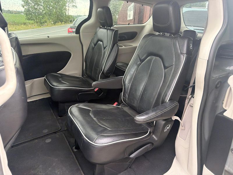 Chrysler Pacifica (2022) 3,6 RU Limited Radar 360 2022  - fotka 12 z 19