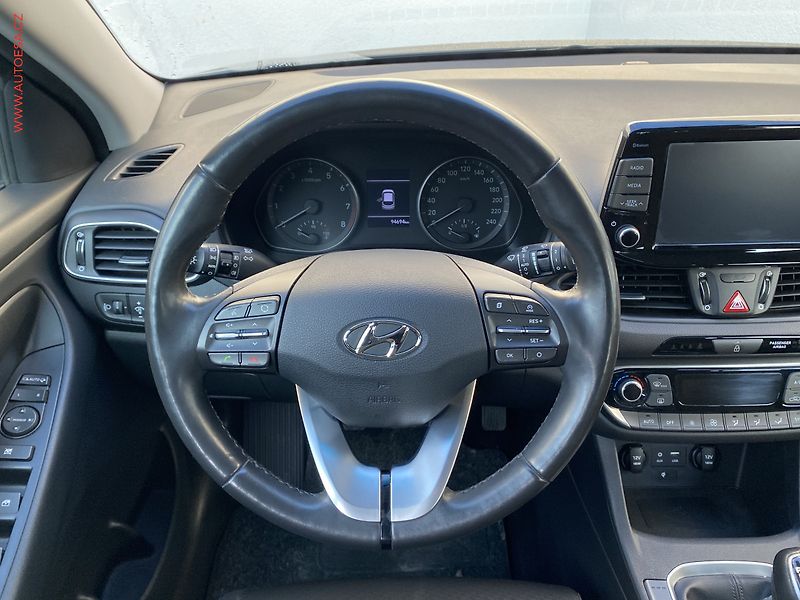 Hyundai i30 (2018) 1.0 T-GDi, Style, navi - fotka 11 z 18