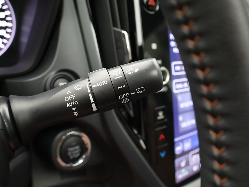 Subaru Forester 2,0 e-EyeSight 100kW CZ CVT - fotka 21 z 35
