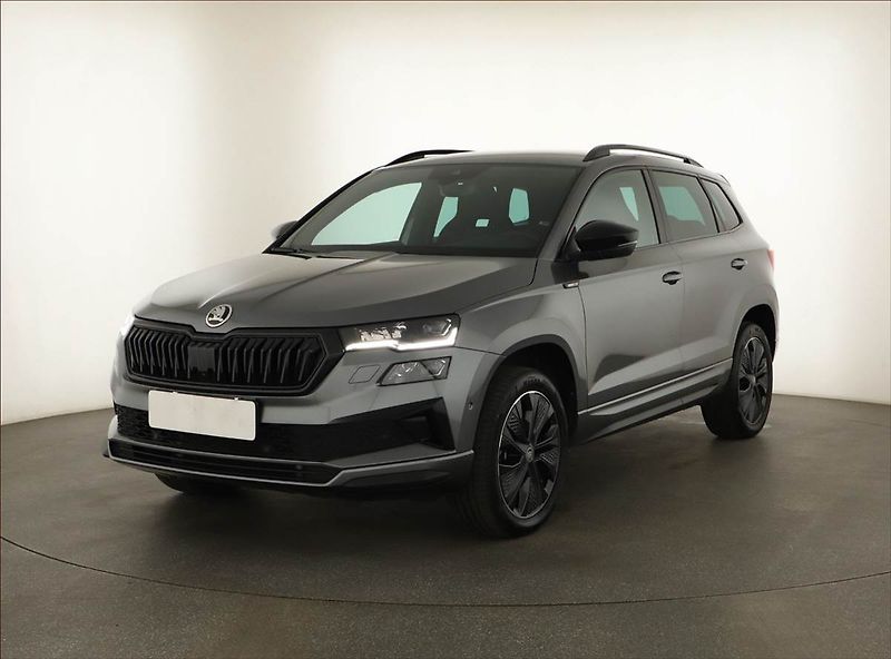 Škoda Karoq (2025) 1.5 TSI, SPORTLINE, AUTOMAT - fotka 2 z 17