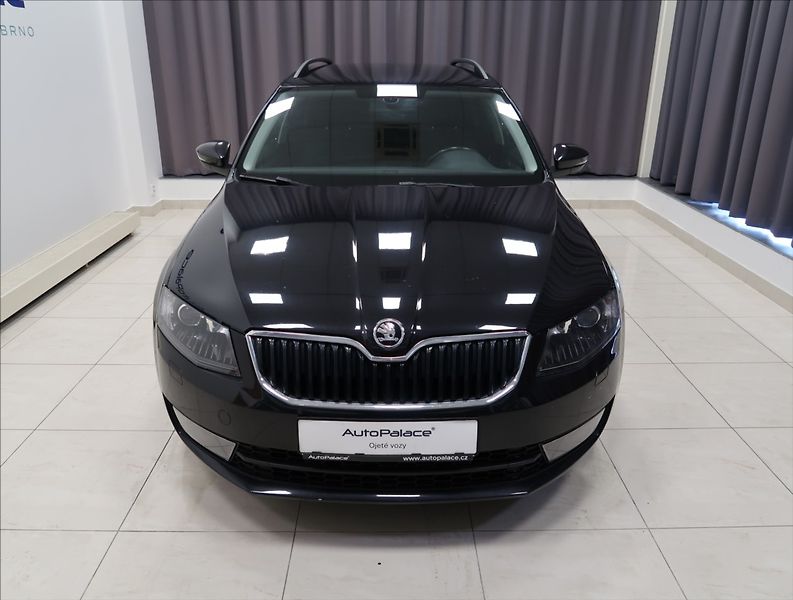 Škoda Octavia 1,2 TSI XENON VÝHŘEV 2x ALU - fotka 2 z 33