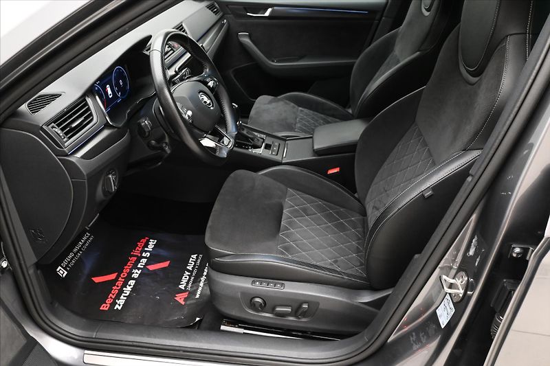 Škoda Superb 1,4 TSI 115kW iV DSG Sportline - fotka 13 z 32