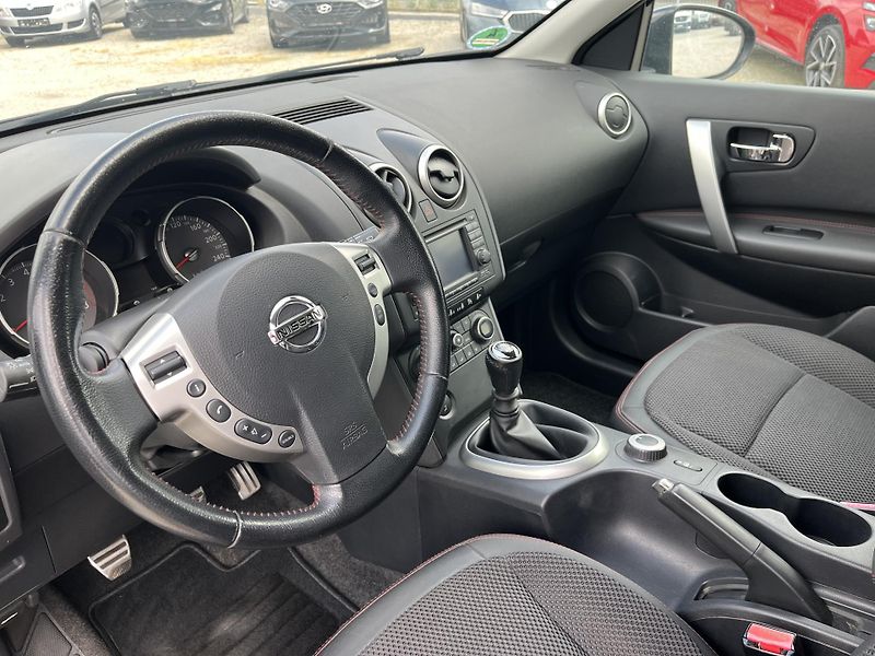 Nissan Qashqai (2009) 2.0i 104 KW, 4x4, Panorama - fotka 11 z 18